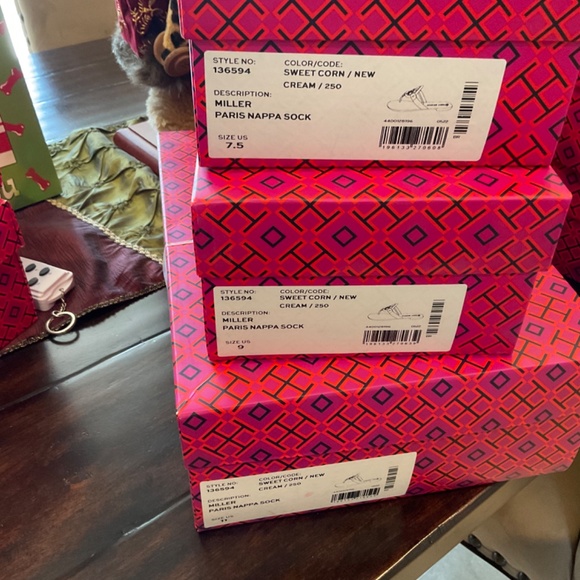 Tory Burch Miller Sandals in SWEET CORN / NEW CREAM ,BNIB,MSRP$198 - Picture 5 of 6